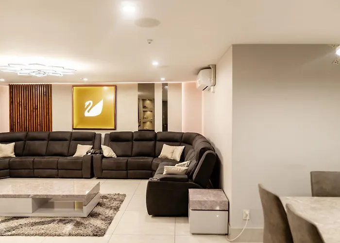 Albert Luxury Suites