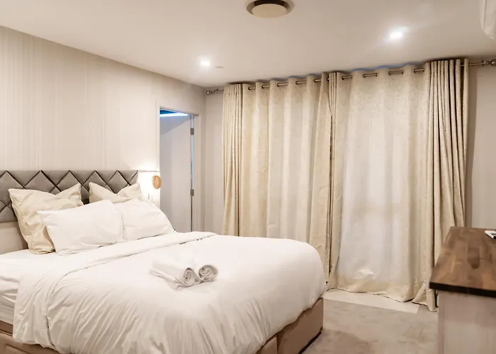 Albert Luxury Suites